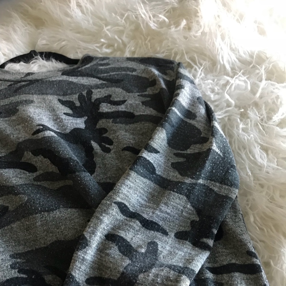 BOOHOO Camo Crewneck Shirt